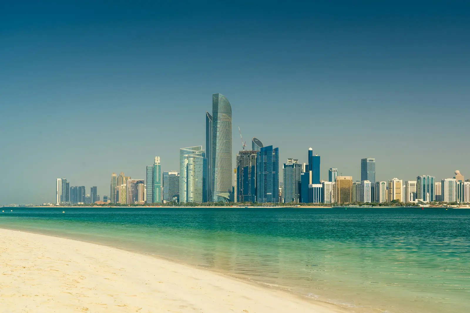 ADGM vs DIFC: Choosing the Right Financial Free Zone in 2026